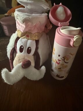 Disney Pink and White Shanghai Goofy thermos